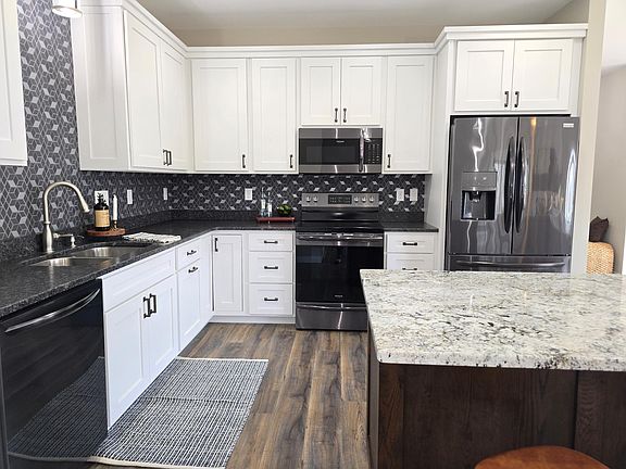 4th image of 250 Rodeo Rd