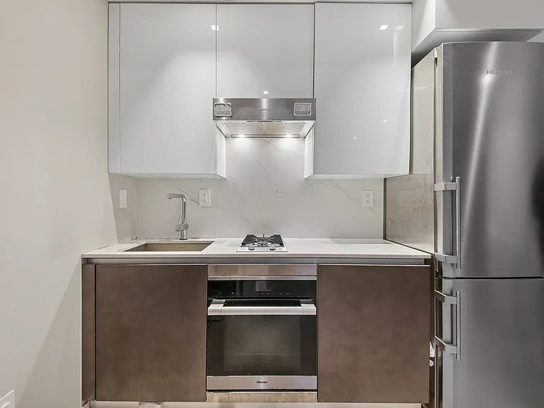 42-50 27th St #4D — Photo 5