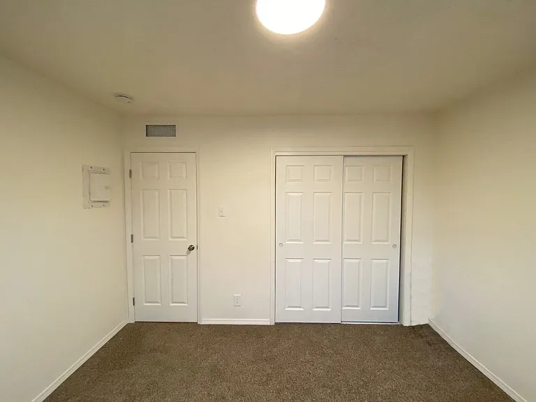 12120 Menaul Blvd NE — Photo 13