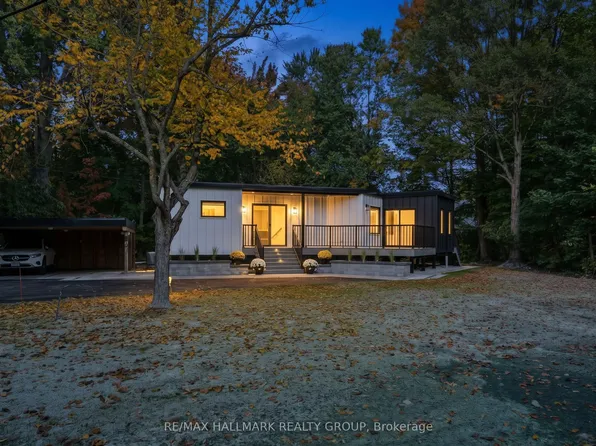 14 Kaymar Dr, Ottawa, ON K1J 7C9