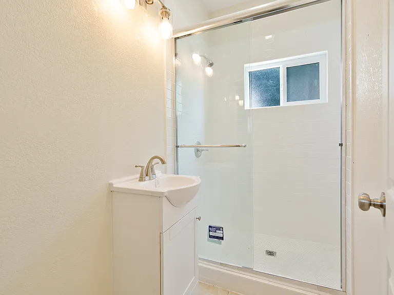 2214 Thomas St — Photo 21