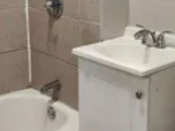5th image of 622 Winchester Ave Fl 3