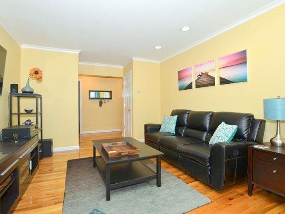 2nd image of 713 Willis Ave