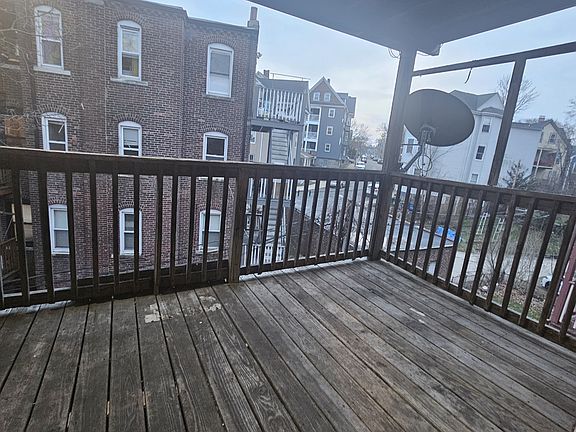 4th image of 184T Walnut Ave #3