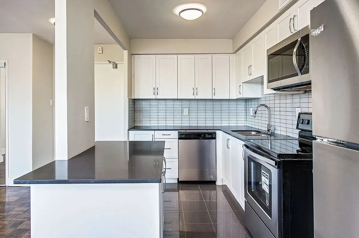 3311 Bathurst Street — Photo 3