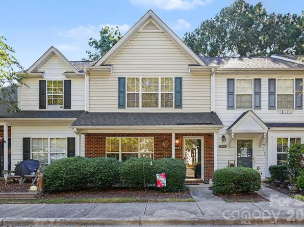 12732 Hennigan Place Ln, Charlotte, NC 28214