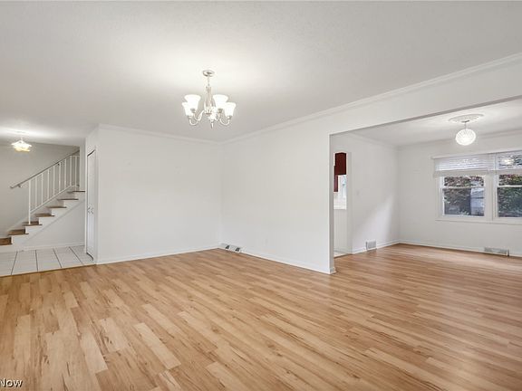 5th image of 32584 N Roundhead Dr