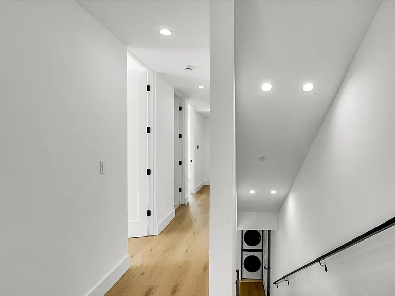 5022 Cahuenga Blvd — Photo 10