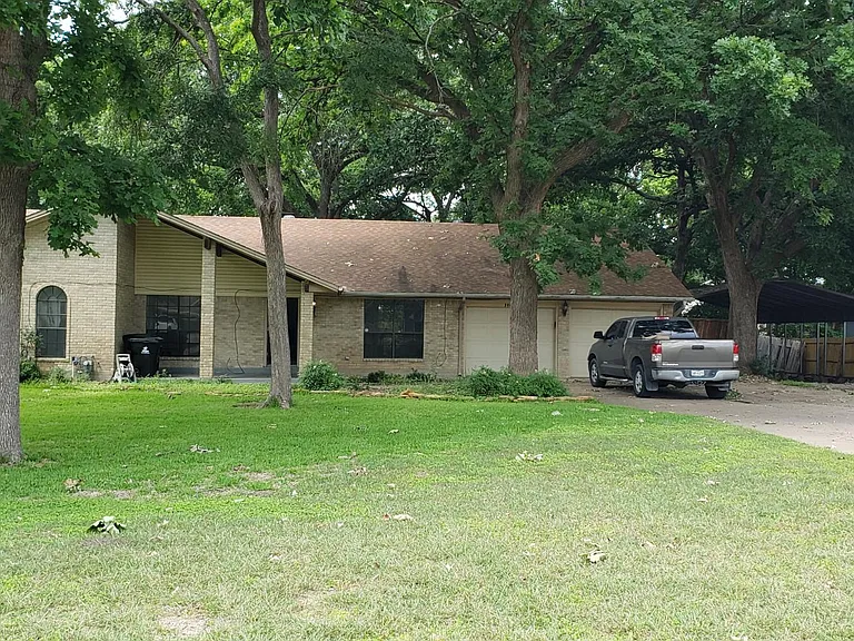 3906 Antelope Trl — Photo 1