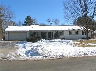 5517 Dundee Rd, Edina, MN 55436