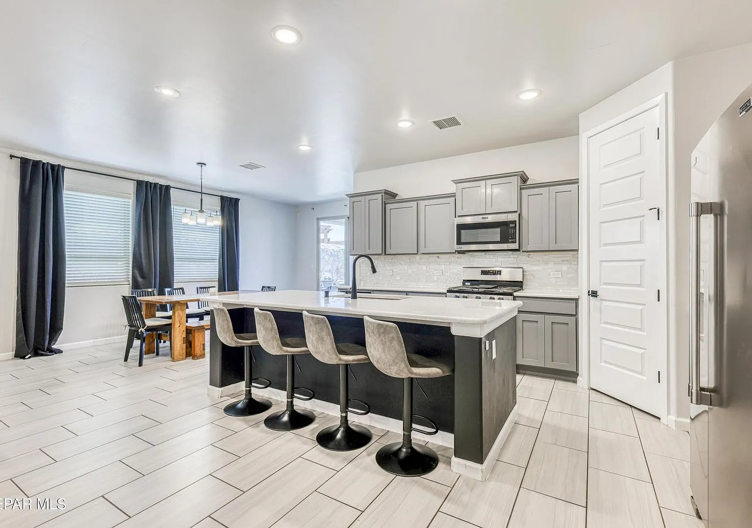 Beautiful East side House 3 bed-2 baths 79928 — Photo 3