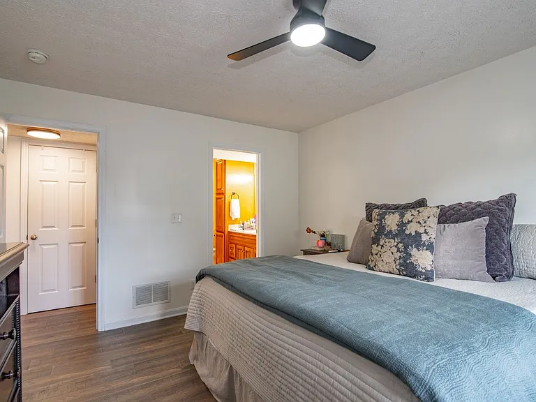114 Twin Lakes Dr — Photo 21