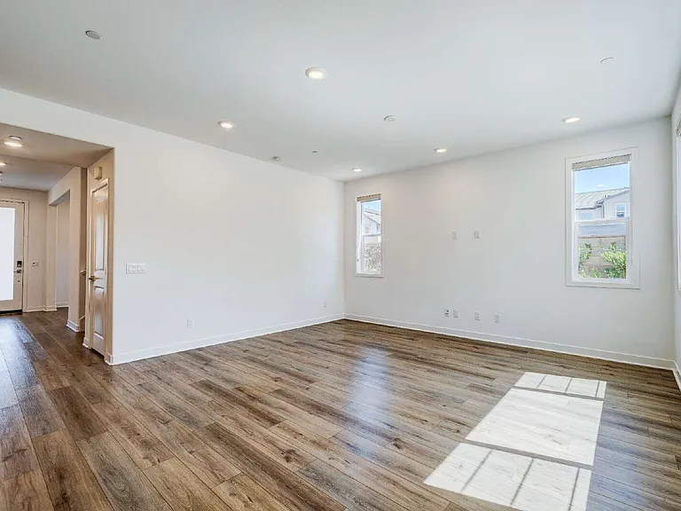 32465 Combine Dr — Photo 10