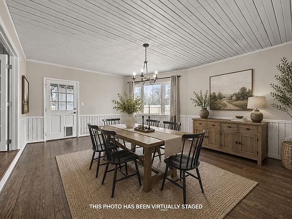 3rd image of 700 Woodland Rd