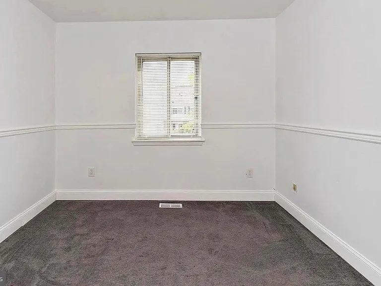 1139 Thackary Ct — Photo 11