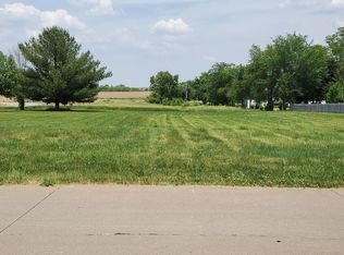 1945 Cranbrook Cross, Muscatine, IA 52761