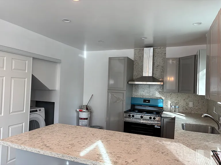 19311 W Strathern St — Photo 3