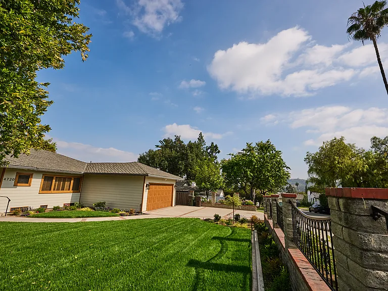 4720 Hayman Ave — Photo 4