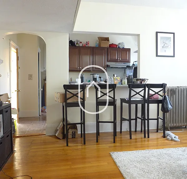 145 Sutherland Rd — Photo 9