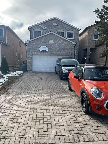 102 Chloe Cres Photo 1