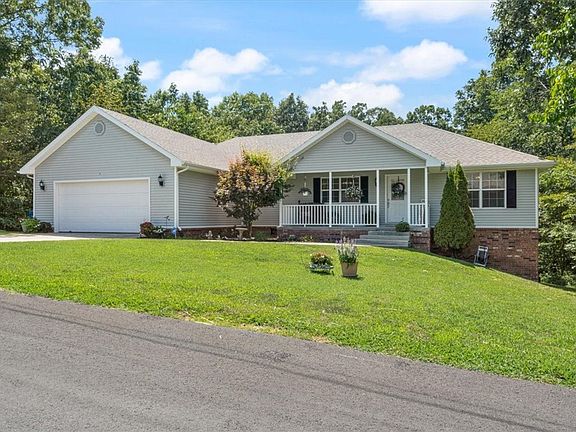 2nd image of 3 Glenwood Ln