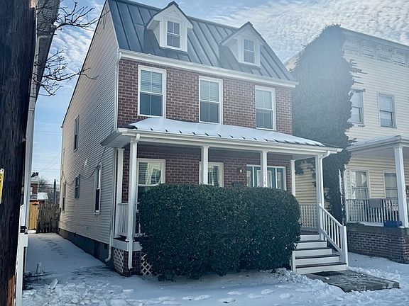 2nd image of 1214 Bainbridge St