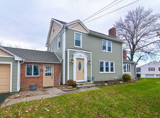 1059 Amostown Rd, West Springfield, MA 01089
