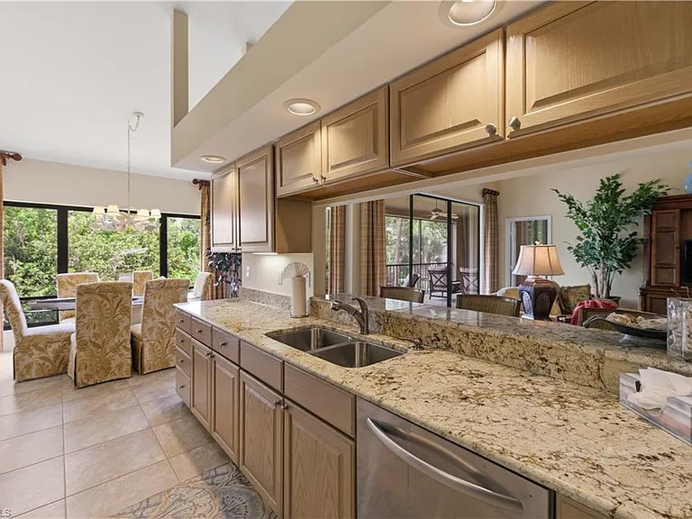 27038 Oakwood Lake Dr — Photo 10