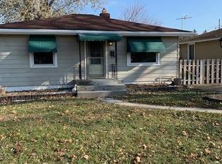 1812 Oakland Ave, Crest Hill, IL 60403