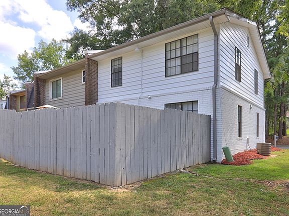 4th image of 738 Dunaire Way