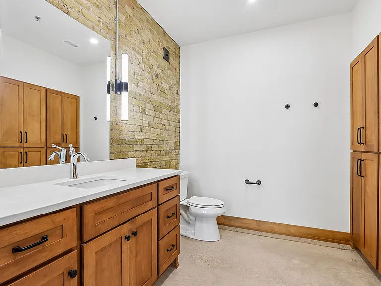 Ward House — Photo 204