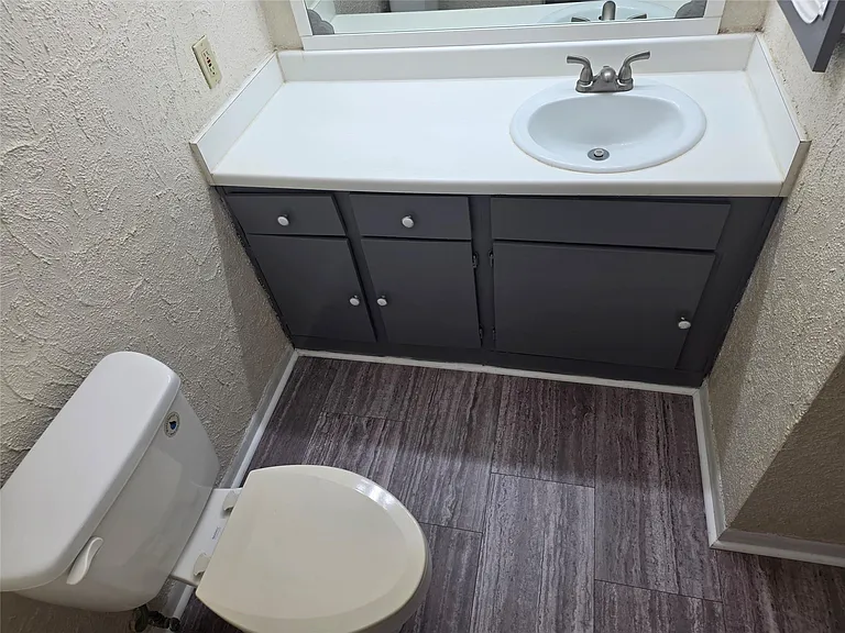 3025 Walnut Bend Ln #21 — Photo 26