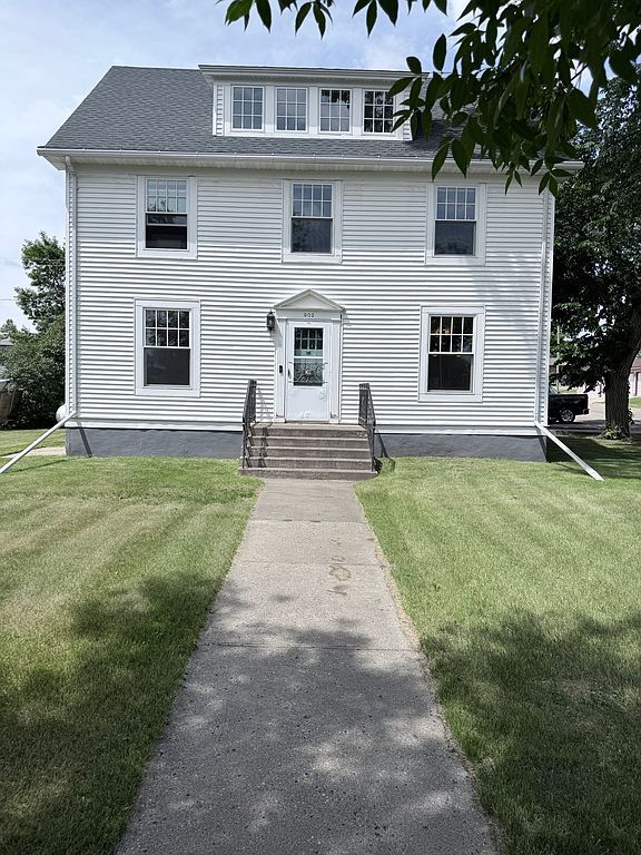 902 Ash St - Property Image
