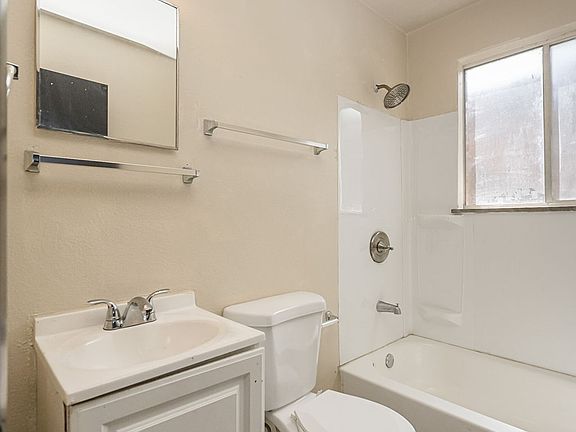 2nd image of 5715 Hodiamont Ave