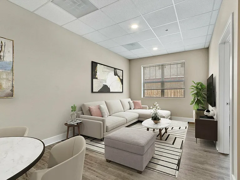 421 W King St — Photo 14