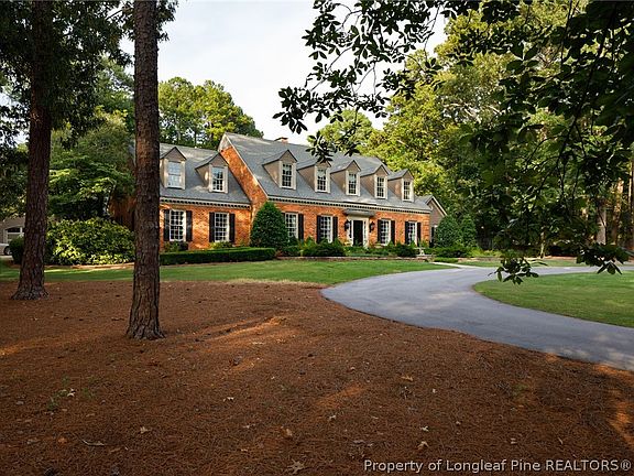 2nd image of 2922 Skye Dr