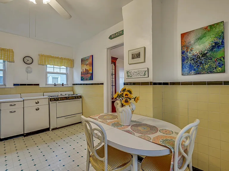 514 Brighton Ave — Photo 15