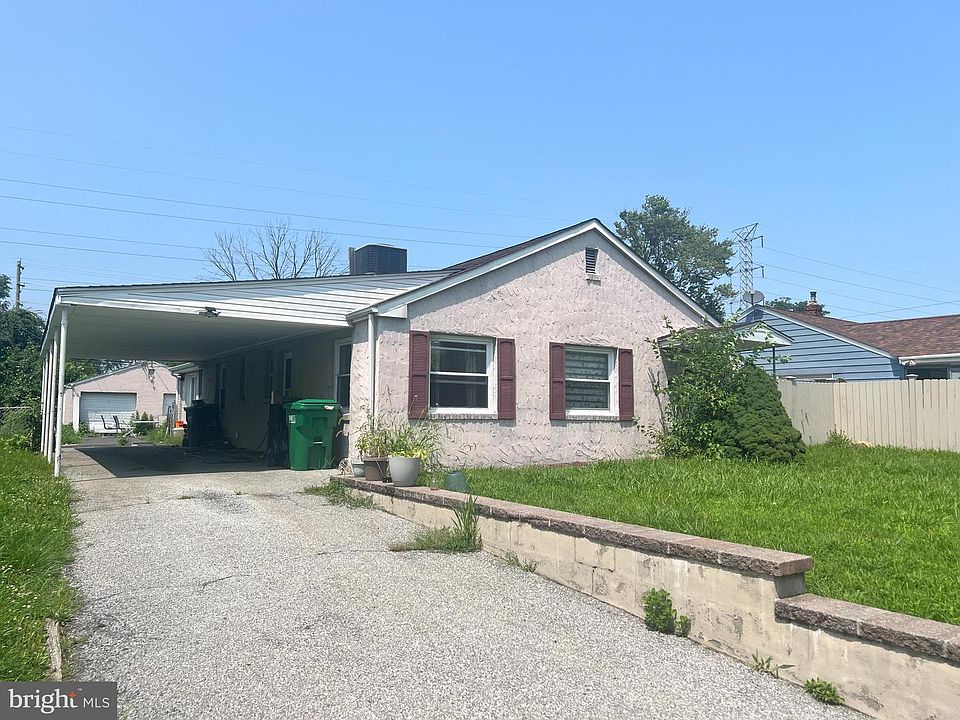 1st image of 325 Martin Dr