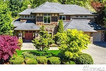 4 bed, 3.5 bath, 5320 sqft, $8,200 — Photo 1