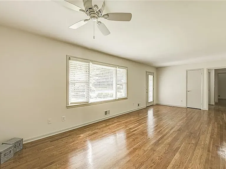 2340 Burch Cir — Photo 10