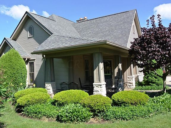 2nd image of 447 Cottage Grv E