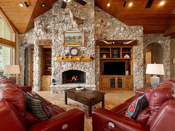 4th image of 2810 Bridlewood Ranches Dr