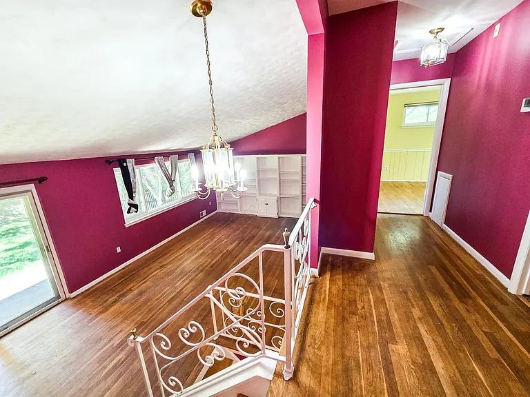 305 Hillsboro Dr — Photo 11