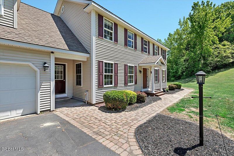 4th image of 1033 Old Schaghticoke Road