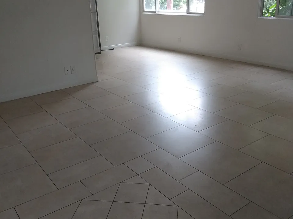201 Paloma Ave