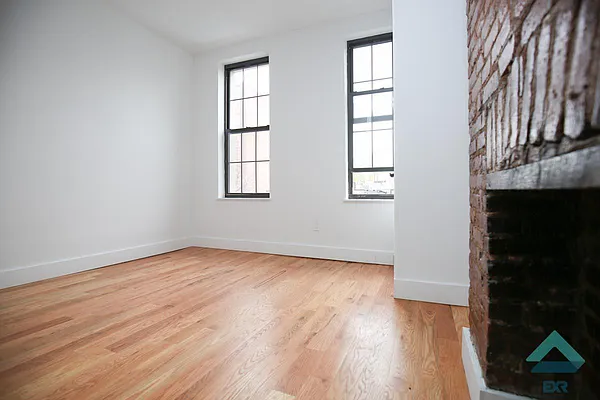 Rented by EXR | media 18