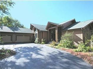 18017 NW Amber Ct, Parkville, MO 64152