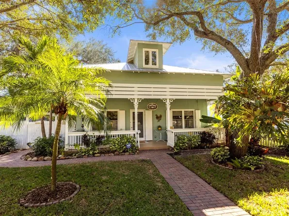 637 Scotland St, Dunedin, FL 34698