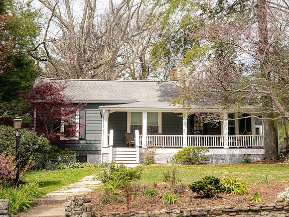 2nd image of 302 Laurel Ln