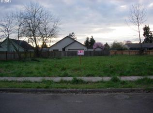 9 T St, Springfield, OR 97477